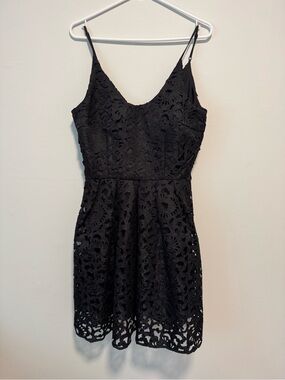 Minuet Petite Black Floral Lace Mini Dress